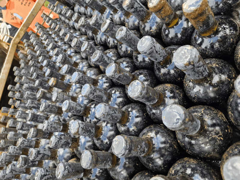 TOURS HALDE Underwater Wine Ceremony