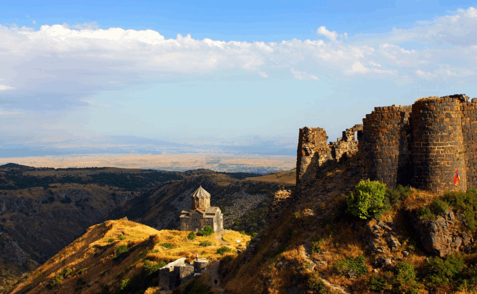 - TOURS AMBERD FORTRESS SAGHMOSAVANK HOVHANAVANK